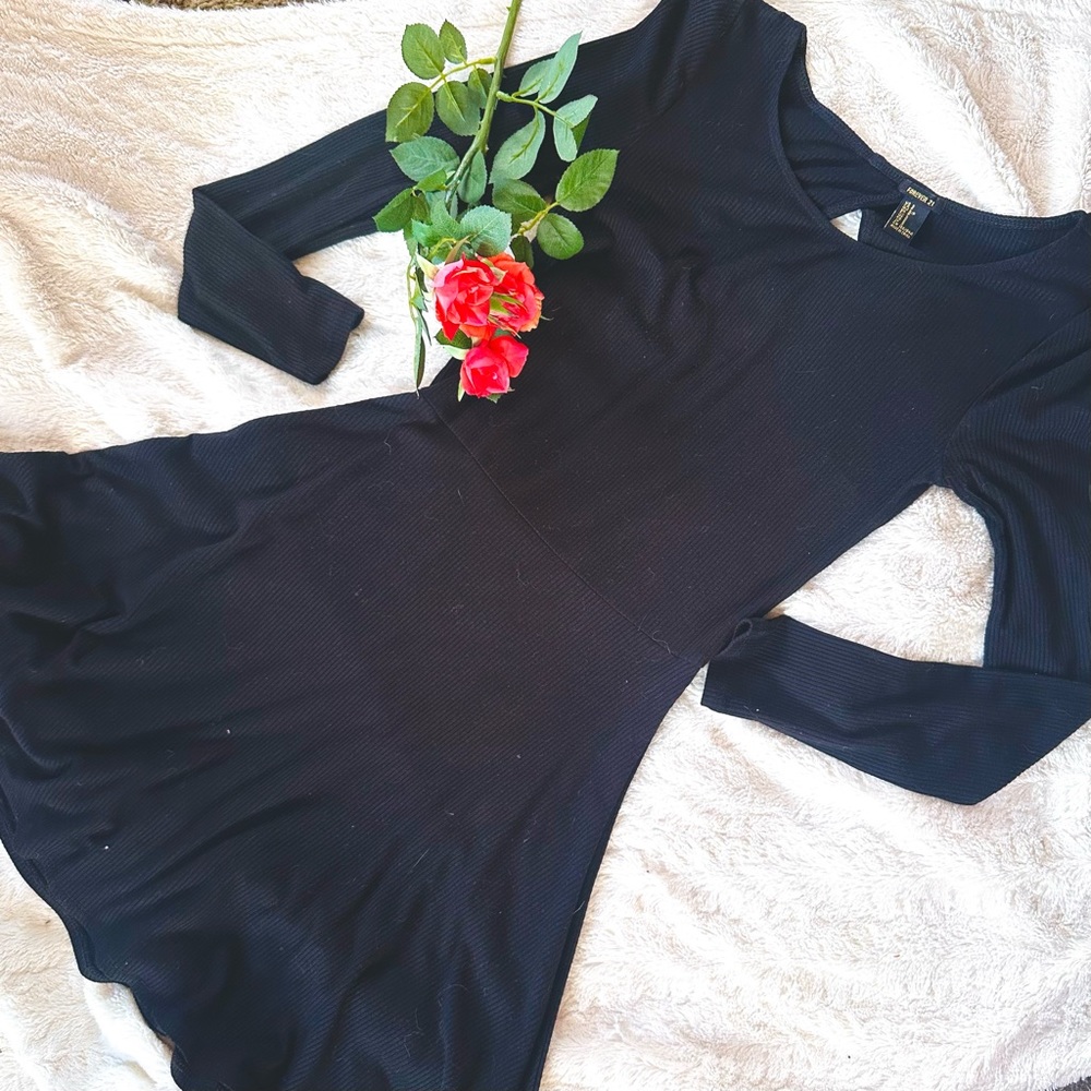 Black Long Sleeve Cut-out Back Skater Dress S